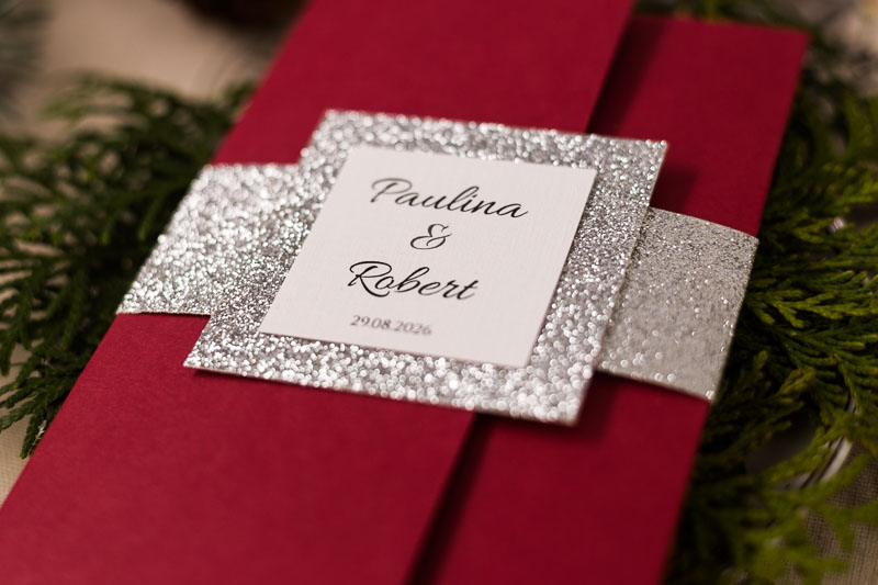 Zaproszenia na ślub folder z opaską srebrną brokatową